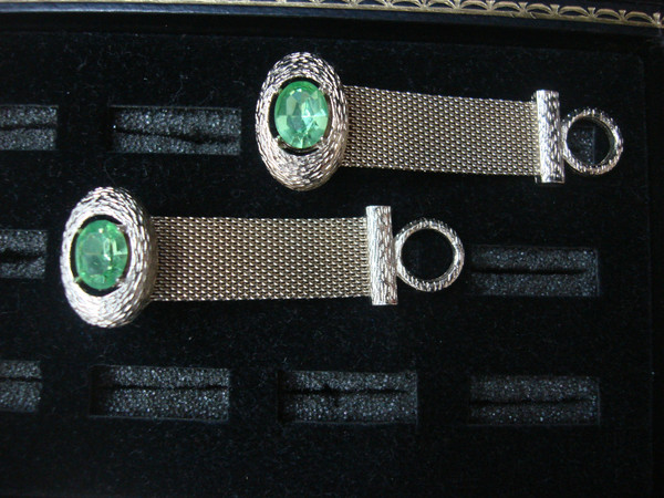 Vintage Gold Tone Wrap-Around Cufflinks with Green Stones