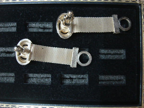 Vintage Gold Tone Wrap-Around Cufflinks with Green Stones