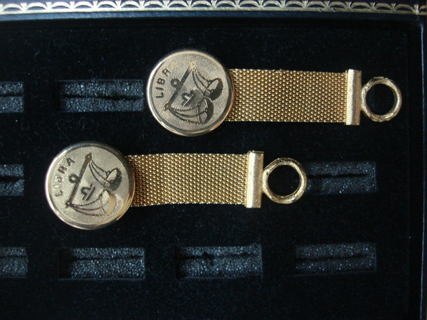 Vintage Gold Tone Libra Cufflinks - Wrap Around Design, Excellent Condition