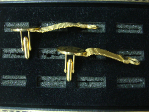 Vintage Gold Tone Libra Cufflinks - Wrap Around Design, Excellent Condition
