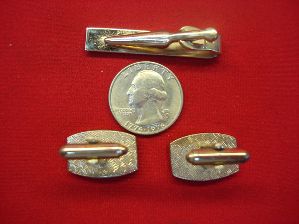 Vintage Gold-Tone Tie Clip & Cufflinks Set with Simulant Diamonds #78