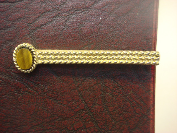 Vintage Gold Tone Tie Clip w/Brown Stone & Intricate Pattern (2 inches)