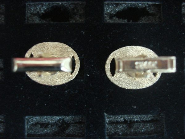 Vintage Swank Gold-Tone Mother-of-Pearl Cufflinks #109 - Excellent Condition