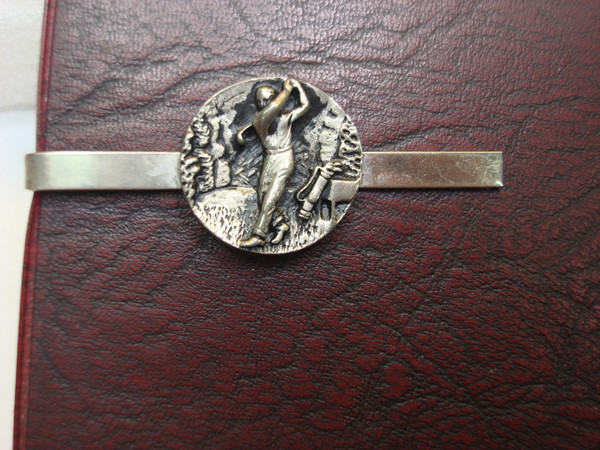 Vintage Silver Tone Tie Clip - 3D Golfing Scene,  Unique Collectible Gift for Men