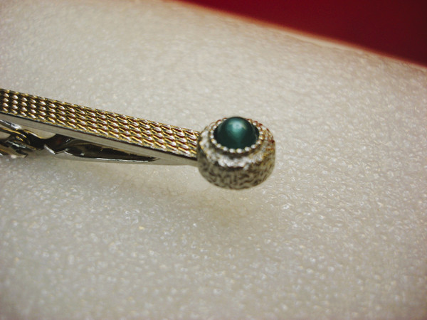 Vintage Silver-Tone Tie Clip with Green Stone - Intricate Pattern, 2.25