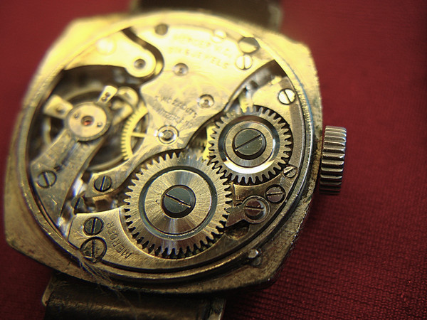 Vintage Mercer 14K White Gold Plated Wristwatch - Intricate Pattern, Excellent Condition