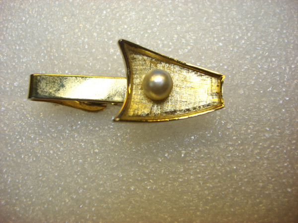 Vintage Gold Tone Tie Clip with Faux Pearls - Elegant 1.5 Inch Accessory