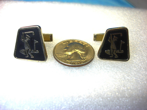 Vintage Gold Tone Golf Cufflinks - Golfer Approaching Green #181