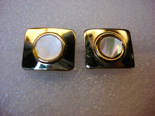 Vintage Swank Gold Tone Cufflinks with MOP Disk - Unique & Stylish Accessories