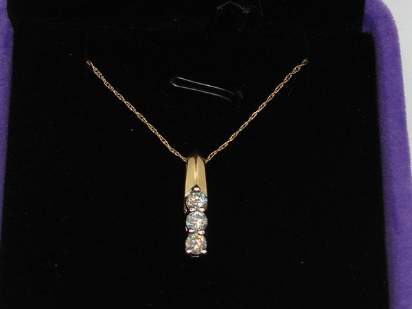 Elegant 14K Gold Diamond Pendant Necklace (0.5ct, G/H SI2)