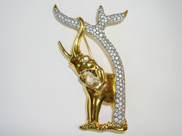 Vintage Swarovski Crystal Elephant Brooch - SCS Hallmark, Radiant Gold-Tone, Excellent Condition