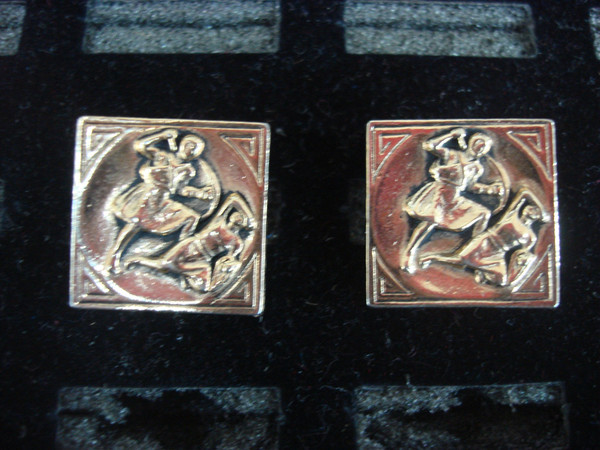Vintage Gold-Tone Gladiator Cufflinks - Unique 1 Pair #312