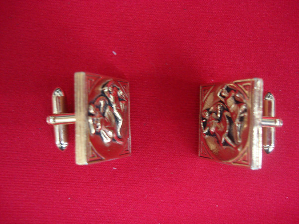 Vintage Gold-Tone Gladiator Cufflinks - Unique 1 Pair #312