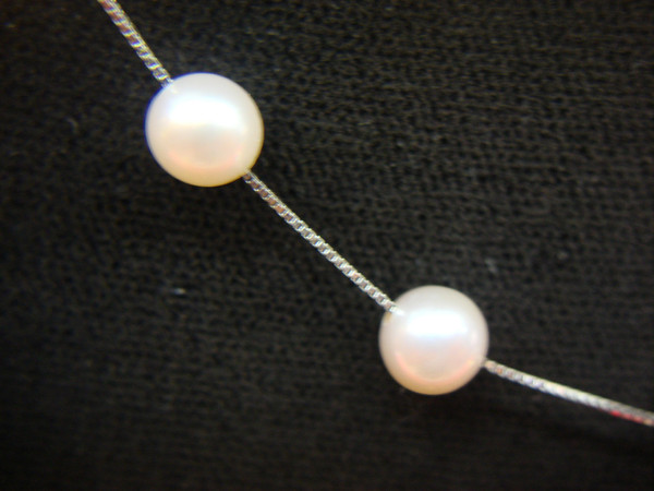 Elegant 14K White Gold Pearl Necklace (17