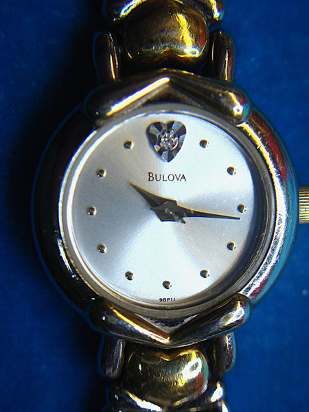 Bulova 98P11 Vintage Hearts Quartz Watch - Two-Tone Silver & Gold Bracelet, Casual Style