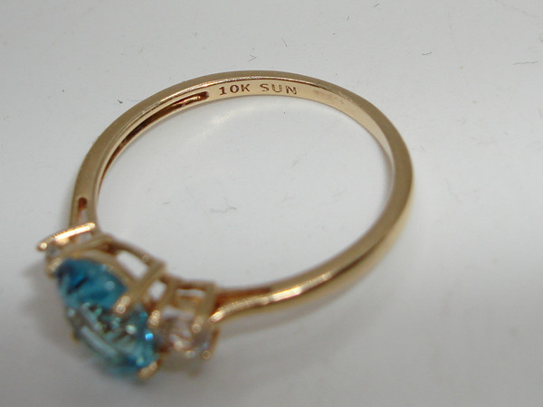 Blue Topaz Ring | 10K Solid Gold, Oval Cut, Size 7, Approx. 1.6ctw