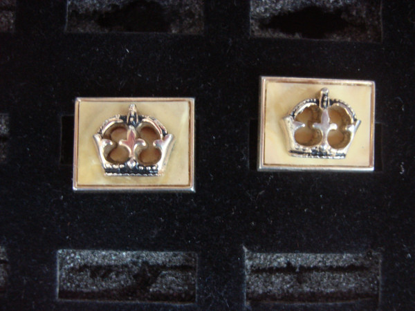 Vintage Swank Gold Tone Crown Cufflinks - 1 Pair (Excellent Condition)