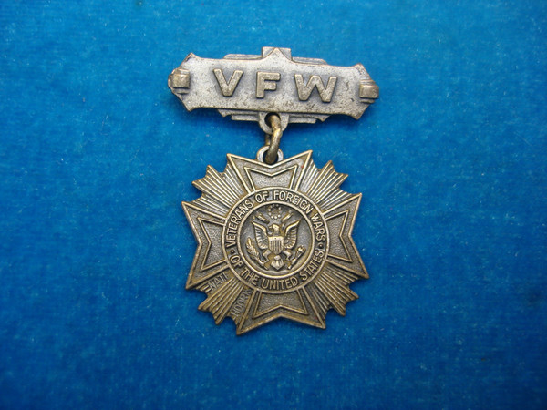 Vintage Early United States VFW Pin - Excellent Condition
