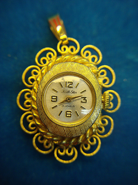 Vintage Cameo Watch Pendant - Working North Star 17 Jewels, Beautiful Details