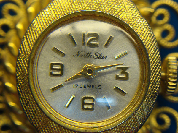 Vintage Cameo Watch Pendant - Working North Star 17 Jewels, Beautiful Details