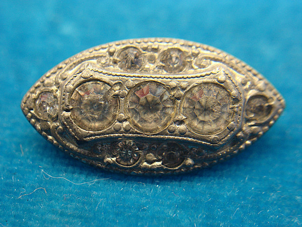 Vintage Art Deco Pin - Small, Sparkly Paste Stone Design