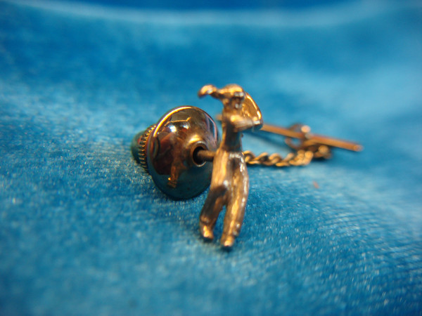 Vintage Gold-Tone Golfer Tie Tac/Lapel Pin - Excellent Condition