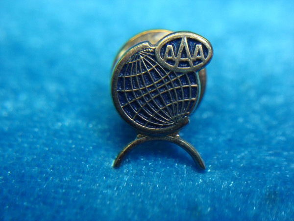 Vintage Gold-Tone Lapel Pin with Blue Enamel - Excellent Condition #463