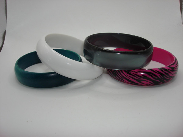 Vintage Lucite Bangle Bracelet Set of 4 - 1980s Estate Find