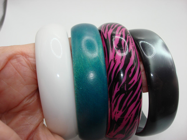 Vintage Lucite Bangle Bracelet Set of 4 - 1980s Estate Find
