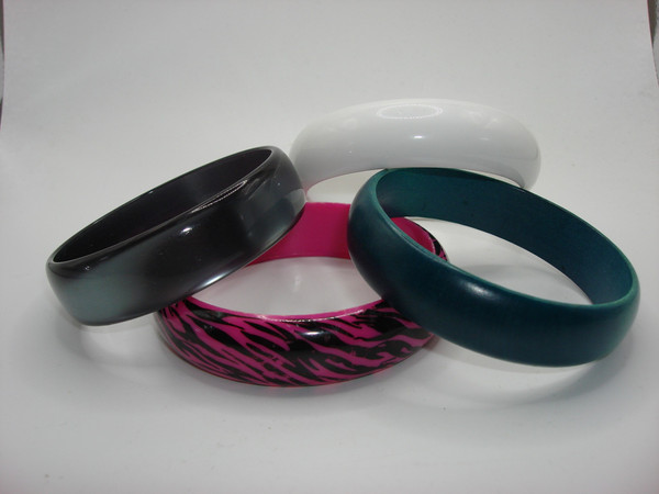 Vintage Lucite Bangle Bracelet Set of 4 - 1980s Estate Find