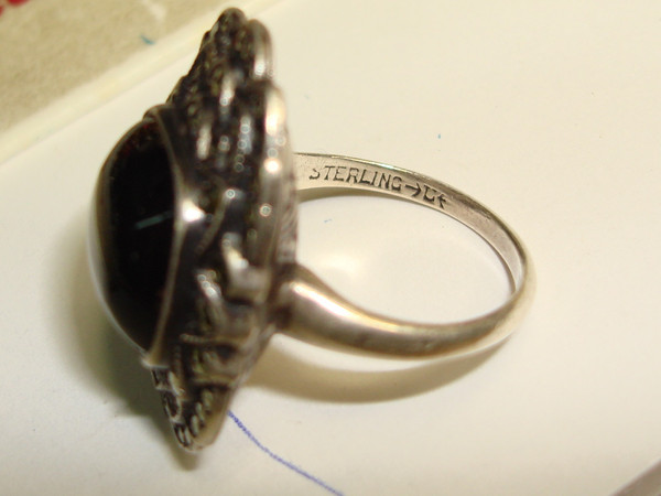 Vintage Uncas Sterling Silver Onyx & Marcasite Ring Size 6.5 (Unique & Well-Made)