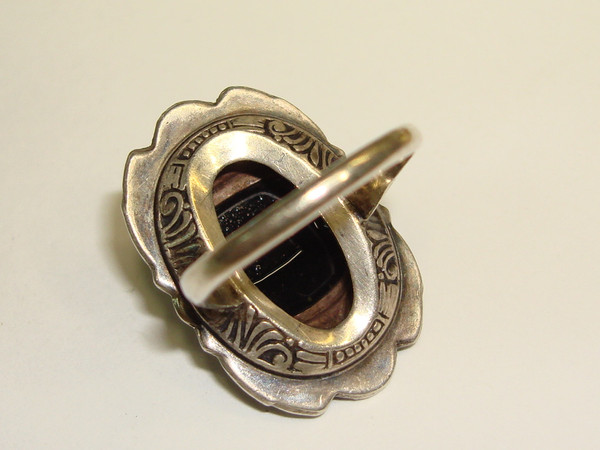 Vintage Uncas Sterling Silver Onyx & Marcasite Ring Size 6.5 (Unique & Well-Made)