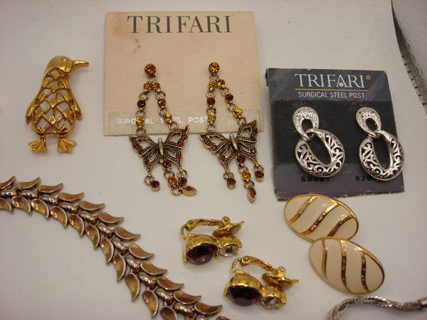 Vintage Trifari Jewelry Lot: 9 Pieces! Necklaces, Bracelets, Pins & Earrings