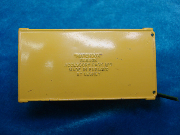 Vintage Lesney Matchbox Garage Accessory Pack No. 3 - Excellent Condition Hinges