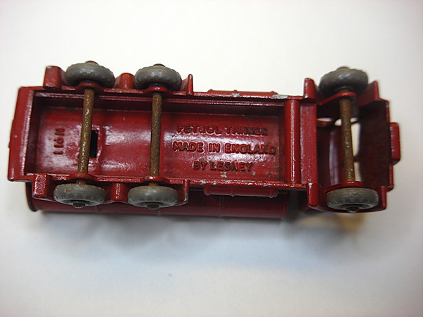 Vintage Lesney Matchbox No. 11B Road Tanker (Red, 1958) - Classic Diecast Collectible