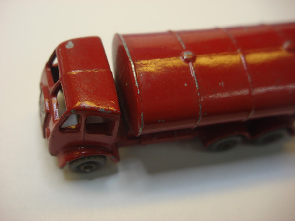 Vintage Lesney Matchbox No. 11B Road Tanker (Red, 1958) - Classic Diecast Collectible