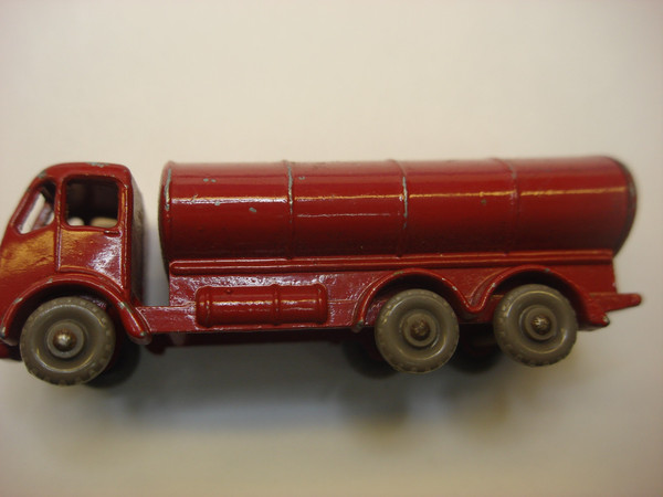 Vintage Lesney Matchbox No. 11B Road Tanker (Red, 1958) - Classic Diecast Collectible