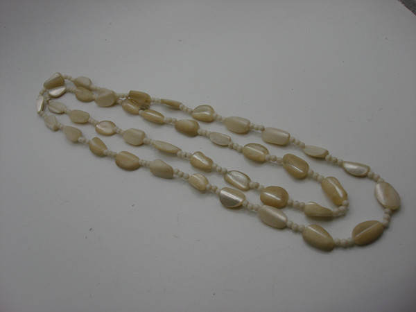 Vintage 1930s-40s Iridescent Mother of Pearl Necklace - 32 inches
