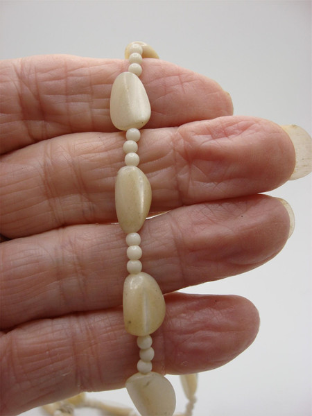 Vintage 1930s-40s Iridescent Mother of Pearl Necklace - 32 inches