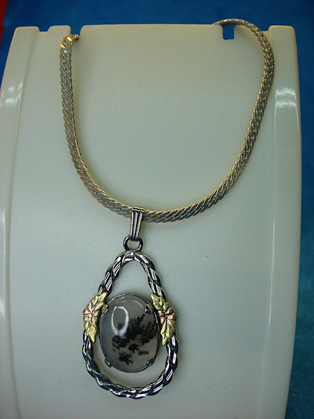 Silver Tone Tri-Color Moss Agate Pendant Necklace (19