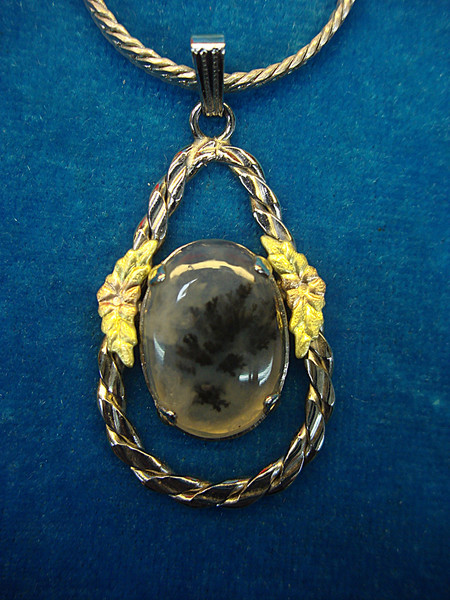 Silver Tone Tri-Color Moss Agate Pendant Necklace (19