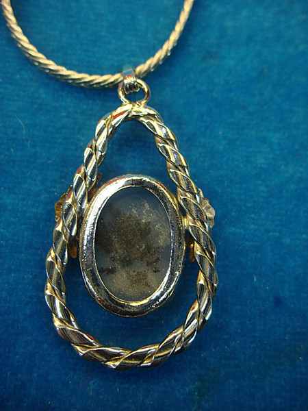 Silver Tone Tri-Color Moss Agate Pendant Necklace (19