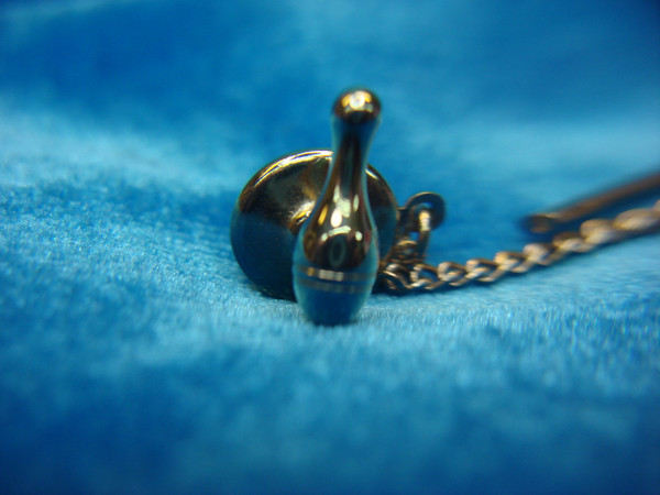 Vintage Gold-Tone Bowling Pin Tie Tac/Lapel Pin - Excellent Condition
