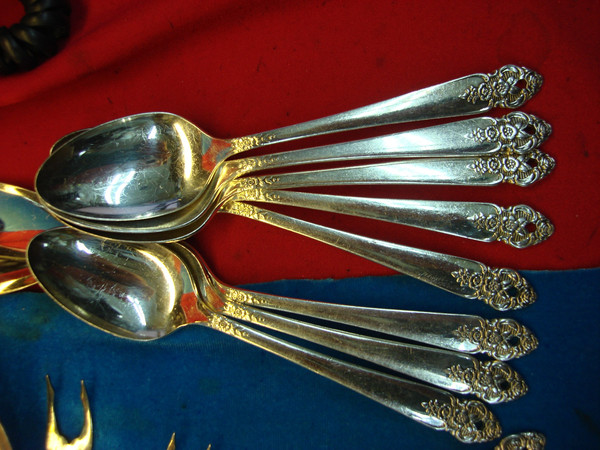 Oneida Distinction Prestige Flatware Set (46 PC), Lightly Used - Bonus Pieces Included!