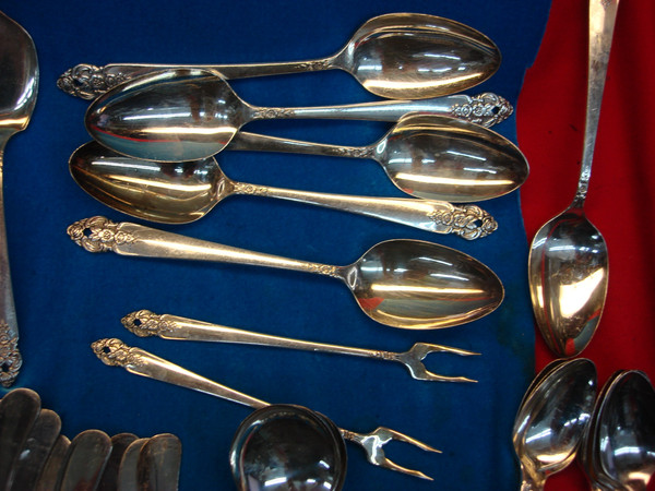 Oneida Distinction Prestige Flatware Set (46 PC), Lightly Used - Bonus Pieces Included!