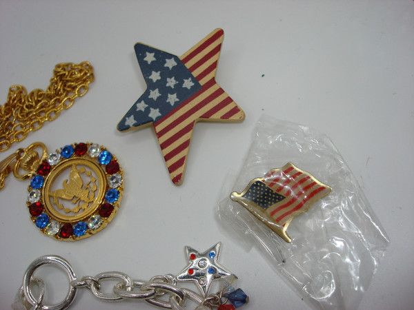 Vintage American Flag Jewelry Set - 7 Piece Patriotic Collection Necklace, Bracelet, Keychain & Pins