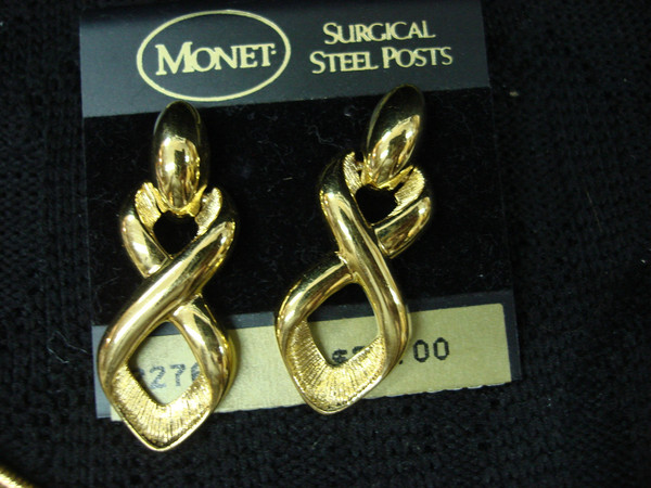 Vintage Monet Jewelry Lot - 14 Pieces! Pins, Necklaces, Earrings & Bracelet
