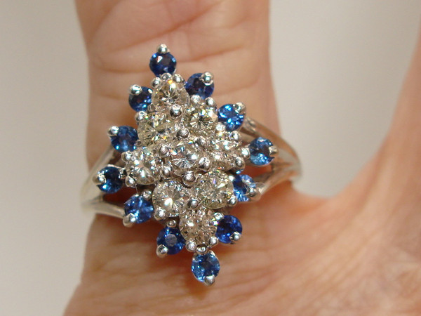 Vintage 14K Gold Sapphire & Diamond Ring (Size 7) - Approx. 1 Carat