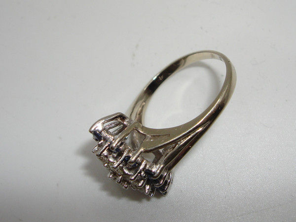 Vintage 14K Gold Sapphire & Diamond Ring (Size 7) - Approx. 1 Carat