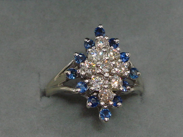 Vintage 14K Gold Sapphire & Diamond Ring (Size 7) - Approx. 1 Carat